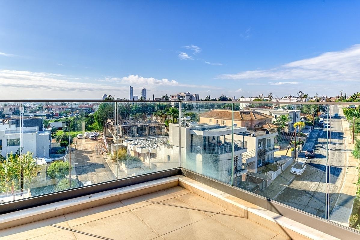 4-bedroom penthouse in Limassol №150196: https://dom.com.cy/en/catalog/rent/150196/ (dom.com.cy)