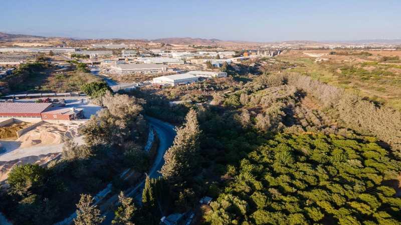 Commercial land 3670 m²: https://www.bazaraki.com/adv/5792267_commercial-land-3670-m2 (www.bazaraki.com)