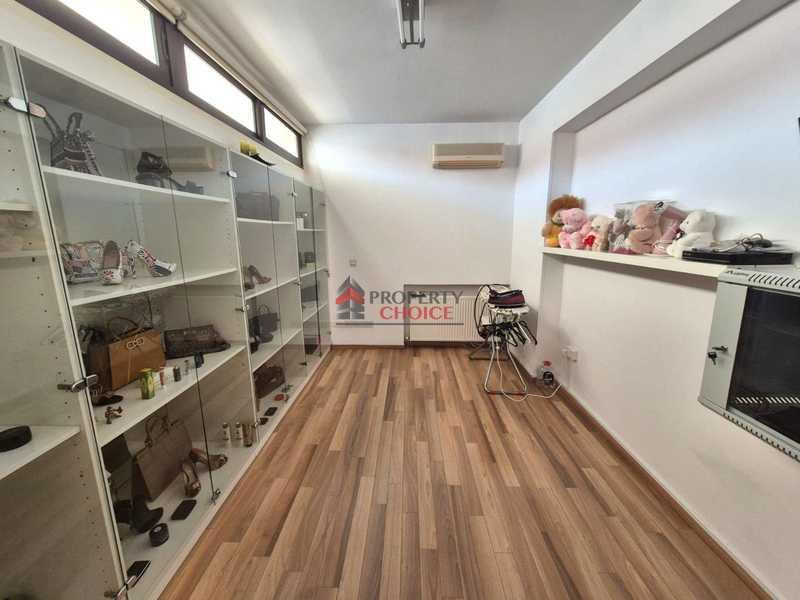 4-bedroom villa for sale: https://www.bazaraki.com/adv/5791407_4-bedroom-villa-for-sale (www.bazaraki.com)