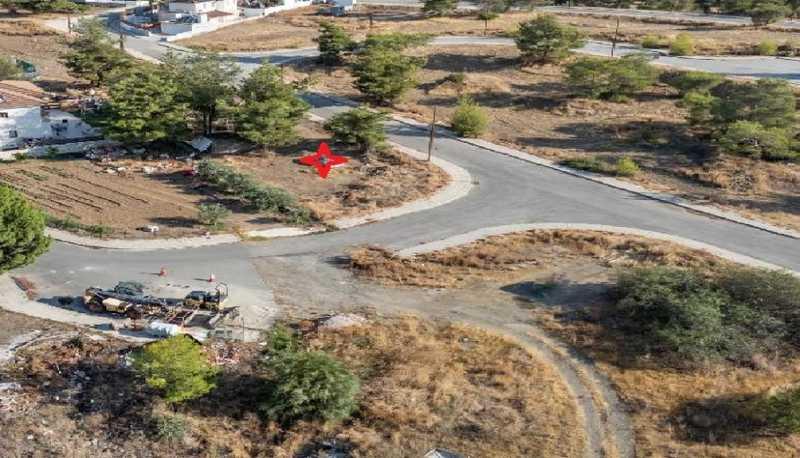 Residential land 693 m²: https://www.bazaraki.com/adv/5792240_residential-land-693-m2 (www.bazaraki.com)
