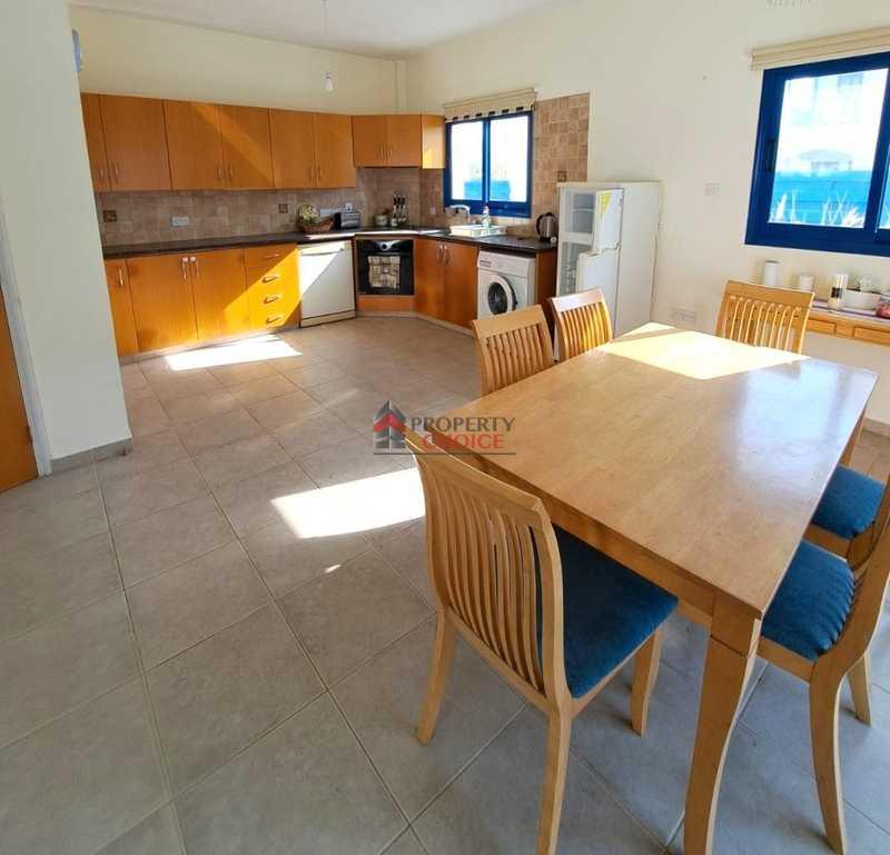 3-bedroom villa for sale: https://www.bazaraki.com/adv/5791701_3-bedroom-villa-for-sale (www.bazaraki.com)