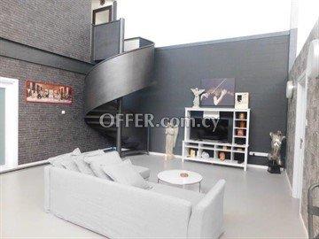 Large Warehouse Of 200 Sq.M. In Latsia: https://www.offer.com.cy/en/large-warehouse-of-200-sq-m-in-latsia/21-629590/ (www.offer.com.cy)