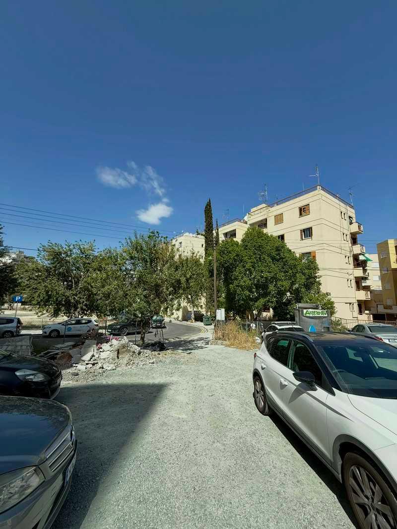 Residential land 644 m²: https://www.bazaraki.com/adv/5796606_residential-land-644-m2 (www.bazaraki.com)