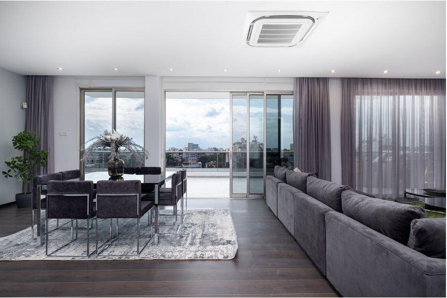 New 6-bedroom penthouse for rent in Town Center Larnaca, Cyprus. - Object № 150079: https://dom.com.cy/en/catalog/rent/150079/ (dom.com.cy)
