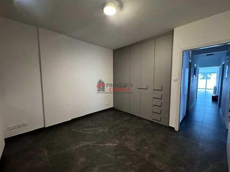  3-bedroom apartment to rent: https://www.bazaraki.com/adv/5790365_3-bedroom-apartment-to-rent (www.bazaraki.com)