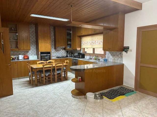 4-bedroom semi-detached for sale: https://www.bazaraki.com/adv/5789386_4-bedroom-semi-detached-for-sale (www.bazaraki.com)