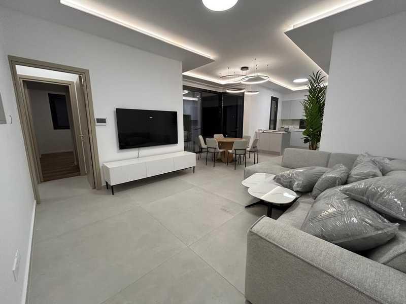 3-bedroom penthouse to rent: https://www.bazaraki.com/adv/5794218_3-bedroom-penthouse-to-rent (www.bazaraki.com)