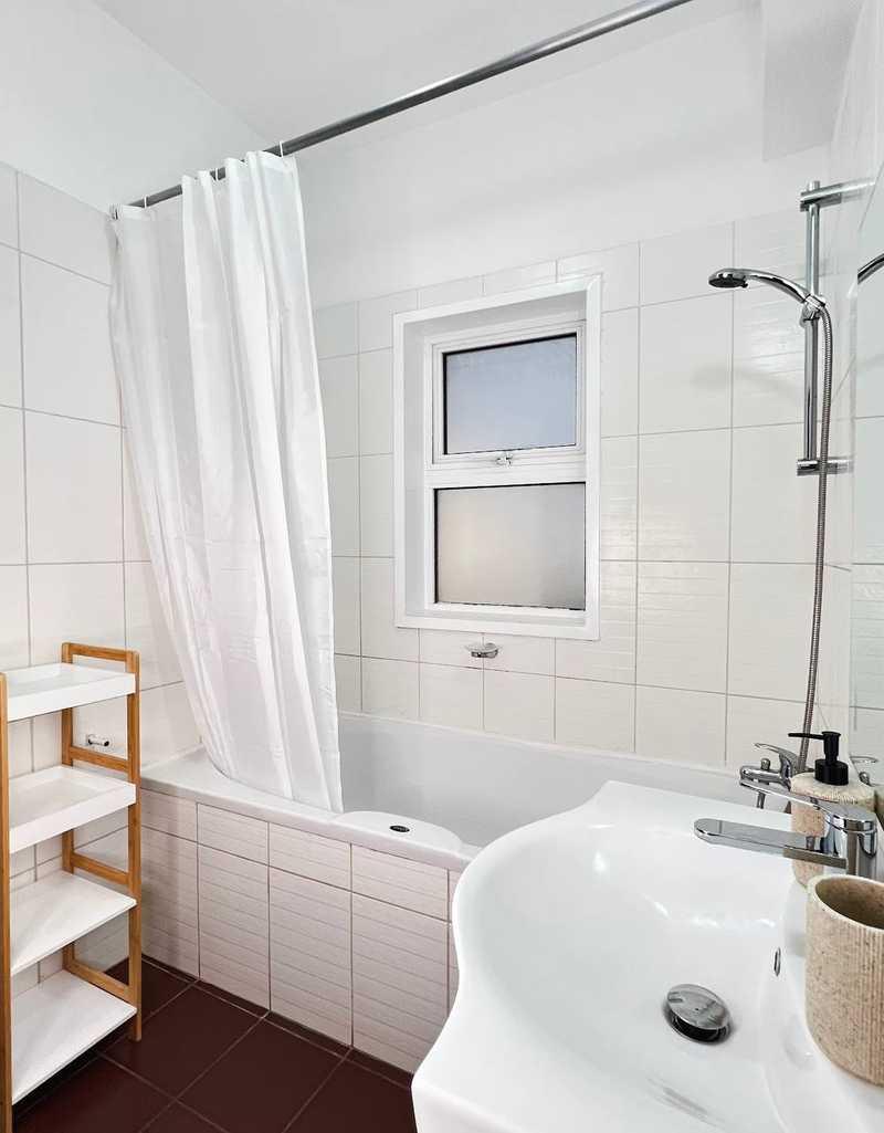 3-bedroom apartment to rent: https://www.bazaraki.com/adv/5794453_3-bedroom-apartment-to-rent (www.bazaraki.com)