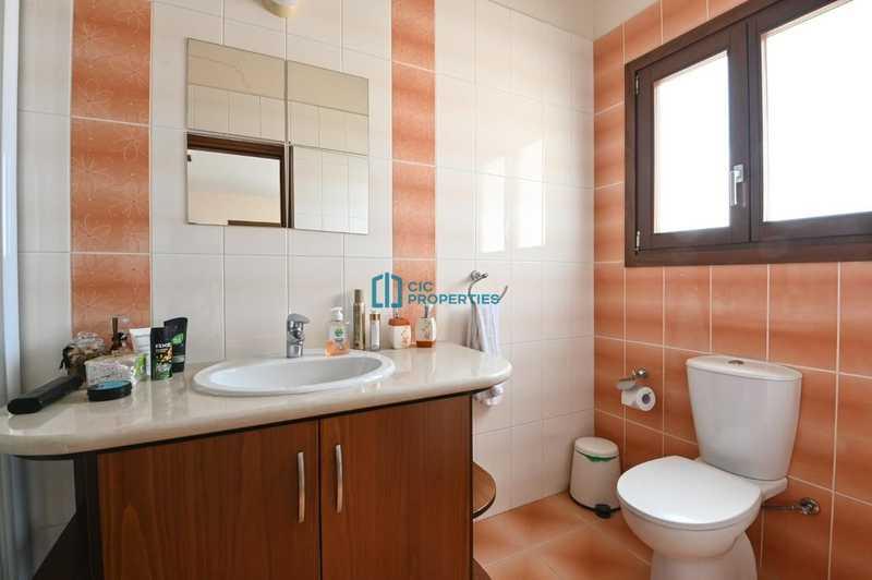 5-bedroom detached house for sale: https://www.bazaraki.com/adv/5788722_5-bedroom-detached-house-for-sale (www.bazaraki.com)