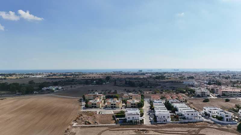 Residential land 270 m²: https://www.bazaraki.com/adv/5794669_residential-land-270-m2 (www.bazaraki.com)