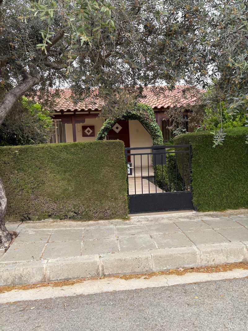 2-bedroom detached house for sale: https://www.bazaraki.com/adv/5793823_2-bedroom-detached-house-for-sale (www.bazaraki.com)