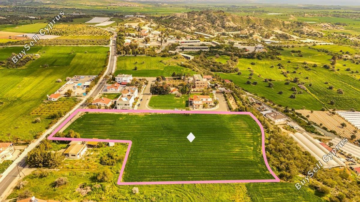 12,375 SQM Residential Land for sale in Anafotida, Larnaca: https://www.buysellcyprus.com/property-for-sale/larnaca/anafotida/land-for-sale-anafotida-larnaca-1796737.html (www.buysellcyprus.com)
