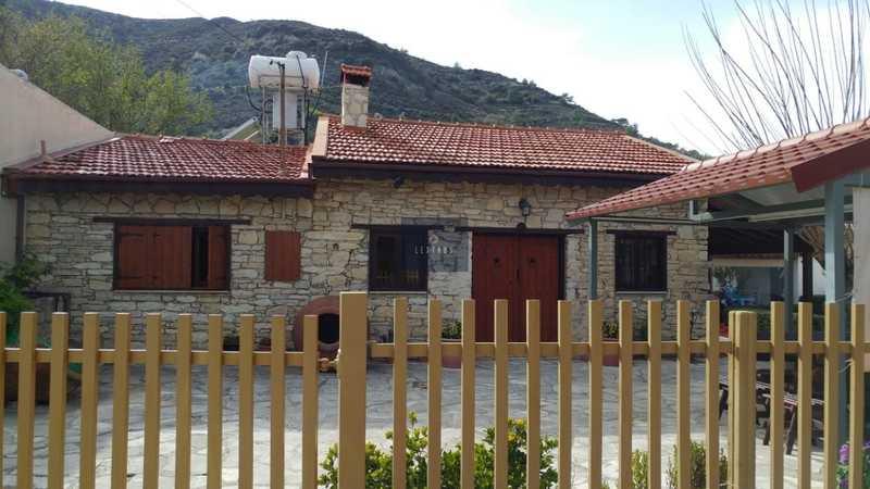 2-bedroom detached house for sale: https://www.bazaraki.com/adv/5763795_2-bedroom-detached-house-for-sale (www.bazaraki.com)