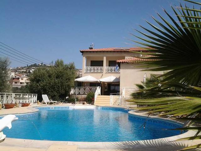 3-bedroom villa for sale: https://www.bazaraki.com/adv/5786806_3-bedroom-villa-for-sale (www.bazaraki.com)