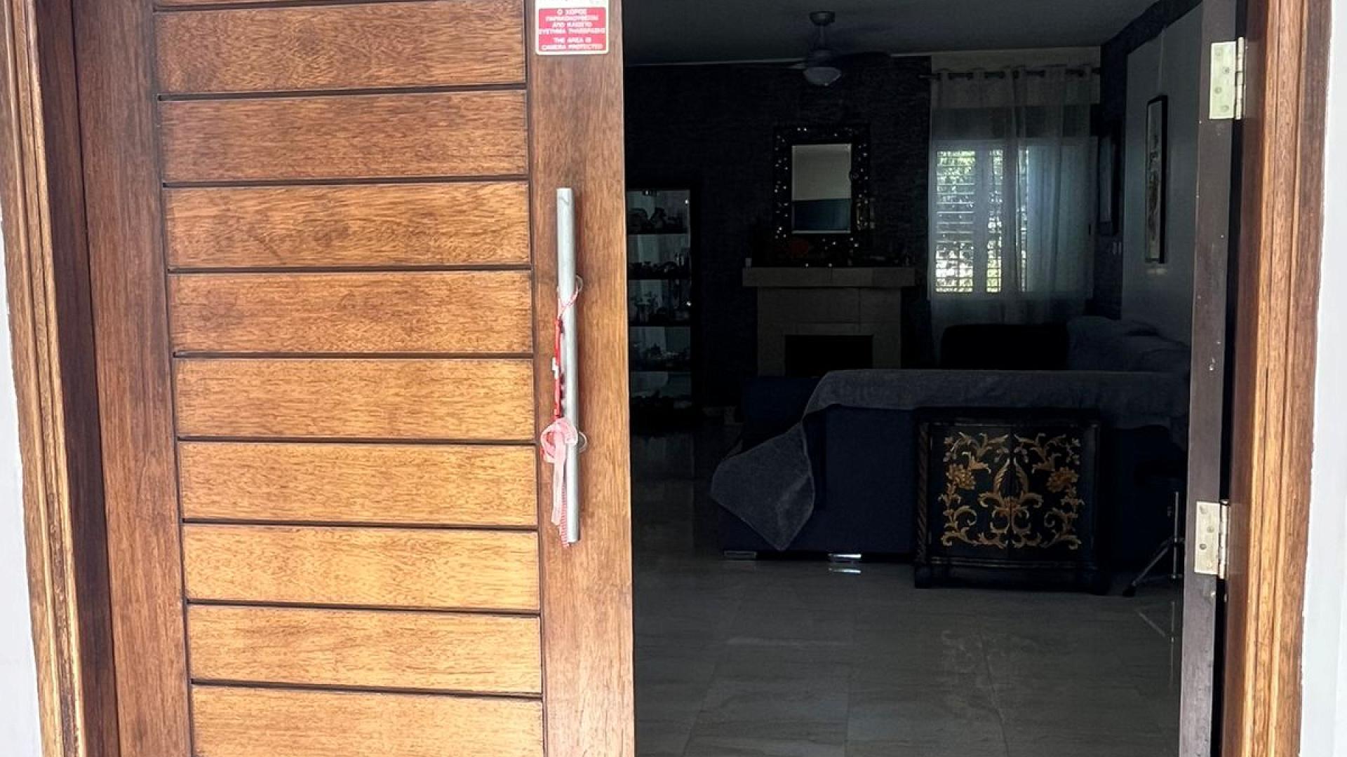 4-bedroom house in Paphos №153688: https://dom.com.cy/en/catalog/rent/153688/ (dom.com.cy)