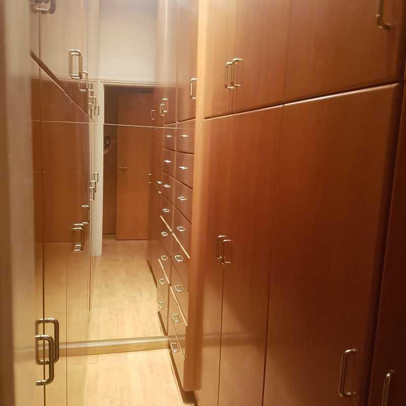 7-bedroom villa for sale: https://www.bazaraki.com/adv/5761890_7-bedroom-villa-for-sale (www.bazaraki.com)