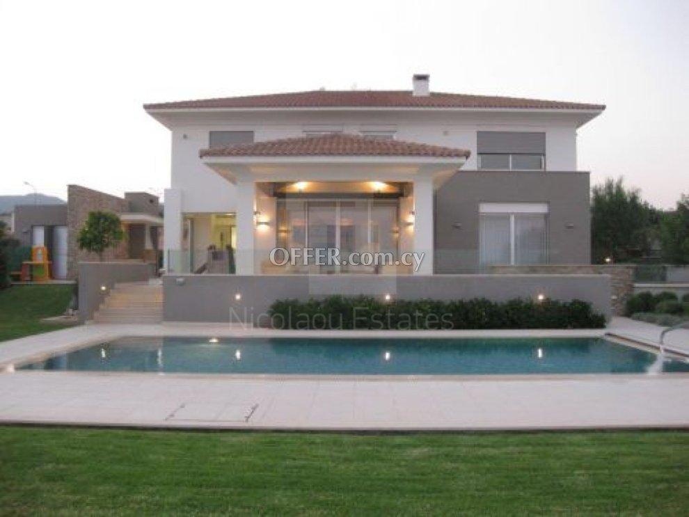 Luxury house for sale in Germasogeia area of Limassol: https://www.offer.com.cy/en/luxury-house-for-sale-in-germasogeia-area-of-limassol/21-767897/ (www.offer.com.cy)