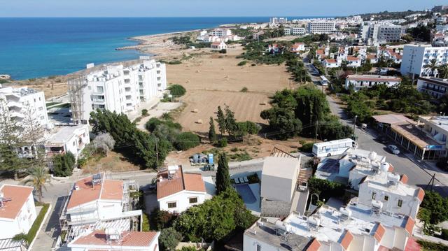 New 7-bedroom villa in Famagusta № 152395: https://dom.com.cy/en/catalog/sale/152395/ (dom.com.cy)