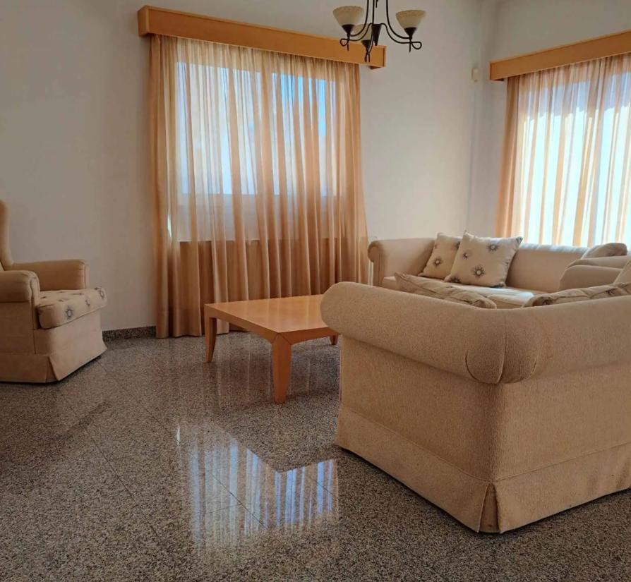 4-bedroom house in Limassol №153459: https://dom.com.cy/en/catalog/rent/153459/ (dom.com.cy)