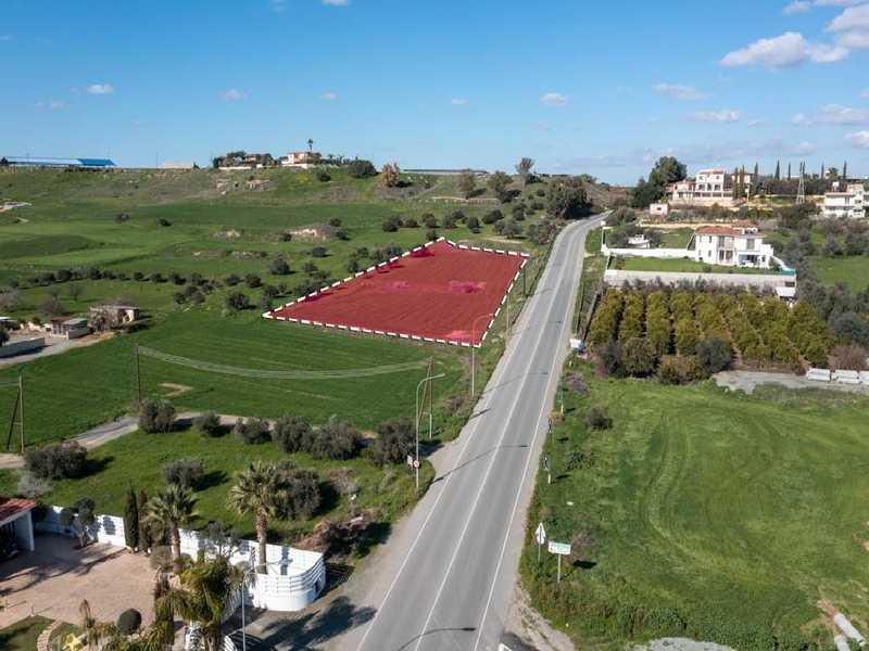 Residential land 4070 m²: https://www.bazaraki.com/adv/5787919_residential-land-4070-m2 (www.bazaraki.com)
