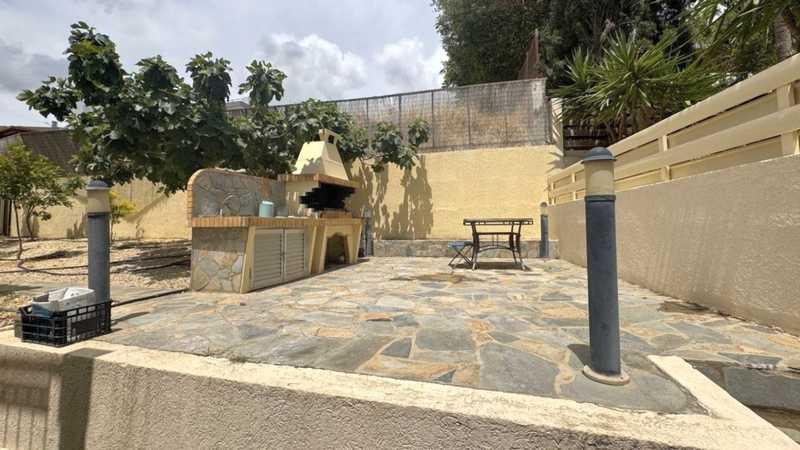 4-bedroom villa for sale: https://www.bazaraki.com/adv/5790833_4-bedroom-villa-for-sale (www.bazaraki.com)