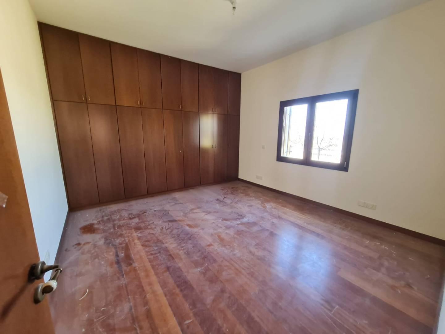 5-bedroom villa in Larnaca № 153151: https://dom.com.cy/en/catalog/sale/153151/ (dom.com.cy)