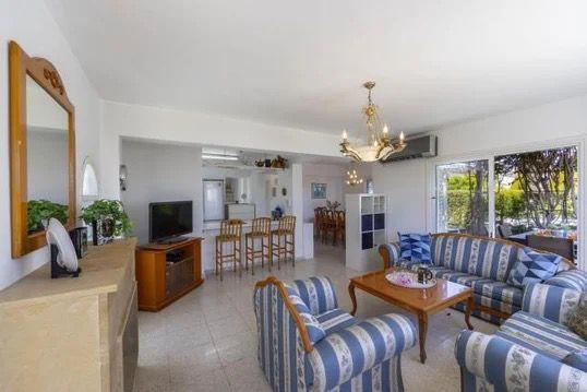 4-bedroom house in Famagusta № 152817: https://dom.com.cy/en/catalog/sale/152817/ (dom.com.cy)