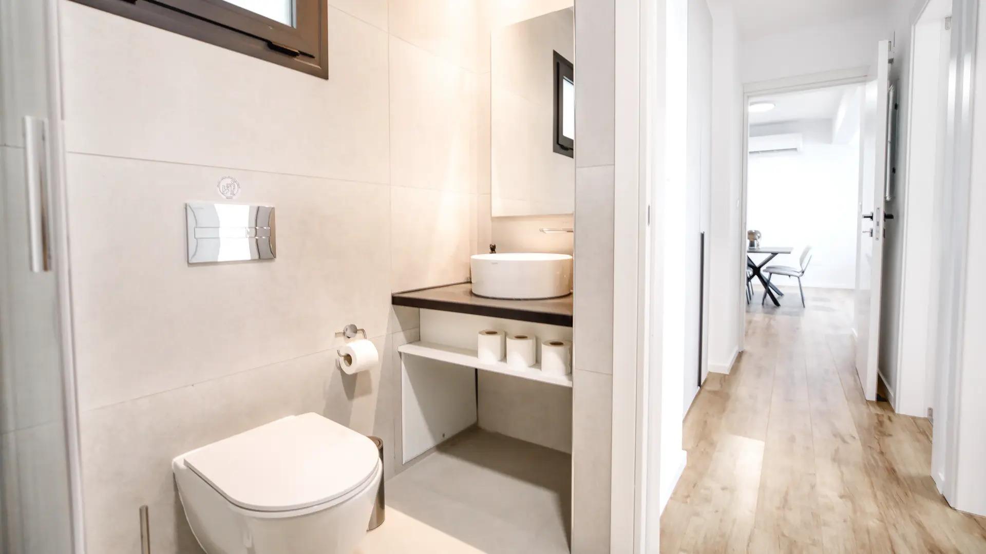 2-bedroom flat in Limassol №153723: https://dom.com.cy/en/catalog/rent/153723/ (dom.com.cy)