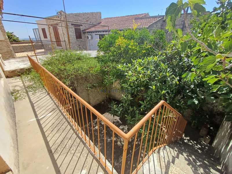 4-bedroom semi-detached for sale: https://www.bazaraki.com/adv/5787352_4-bedroom-semi-detached-for-sale (www.bazaraki.com)