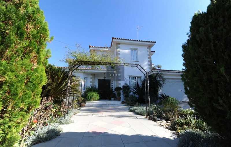 3-bedroom detached house for sale: https://www.bazaraki.com/adv/5791315_3-bedroom-detached-house-for-sale (www.bazaraki.com)
