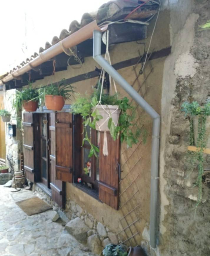 ΠΩΛΕΙΤΑΙ / FOR SALE
Διώροφη διατηρητέα κατοικία 
Two-storey one-bedroom house.: https://www.facebook.com/marketplace/item/23867650609525447 (www.facebook.com)