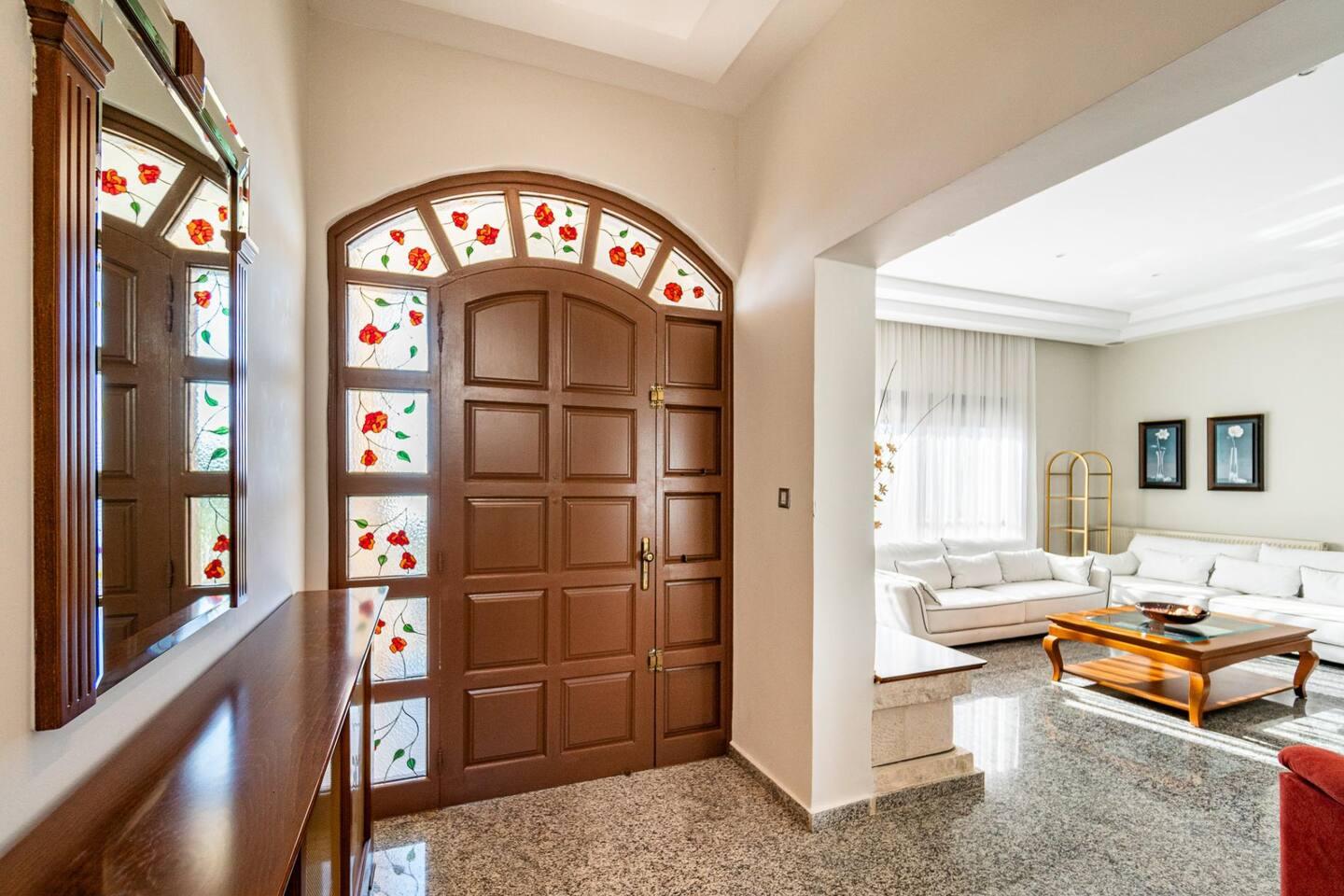 5-bedroom apartment in Paphos №152852: https://dom.com.cy/en/catalog/rent/152852/ (dom.com.cy)