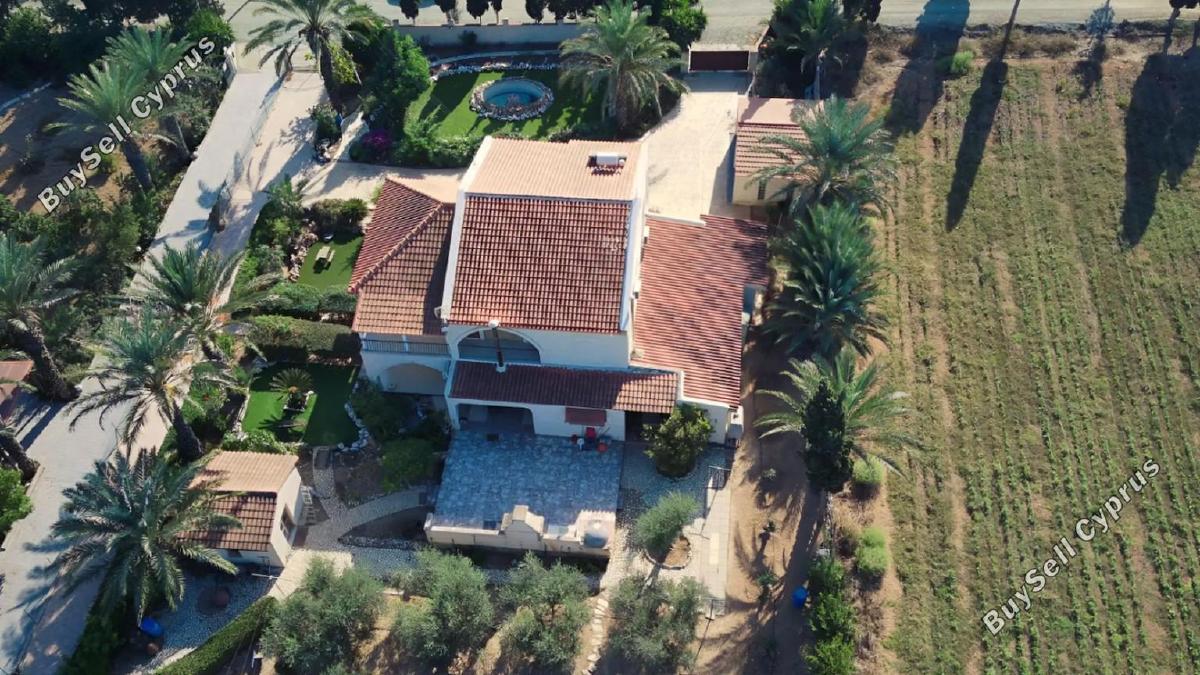 5 Bedroom Detached house for sale in Pervolia, Larnaca: https://www.buysellcyprus.com/property-for-sale/larnaca/pervolia/5-bed-detached-house-for-sale-pervolia-larnaca-1796724.html (www.buysellcyprus.com)