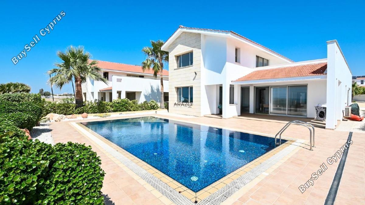 4 Bedroom Detached house for sale in Dekeleia, Larnaca: https://www.buysellcyprus.com/property-for-sale/larnaca/dekeleia/4-bed-detached-house-for-sale-dekeleia-larnaca-1795437.html (www.buysellcyprus.com)
