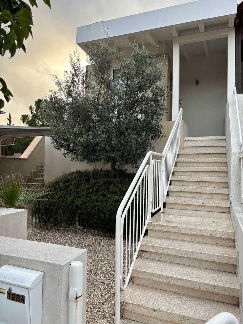 2-bedroom maisonette to rent: https://www.bazaraki.com/adv/5786930_2-bedroom-maisonette-to-rent (www.bazaraki.com)