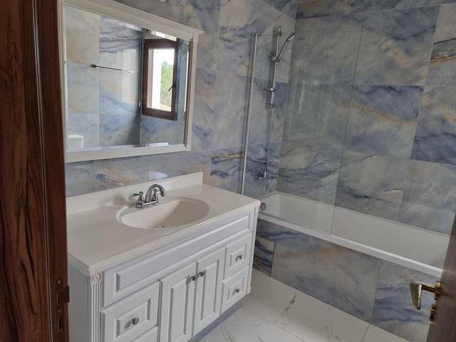  5-bedroom detached house to rent: https://www.bazaraki.com/adv/5789294_5-bedroom-detached-house-to-rent (www.bazaraki.com)