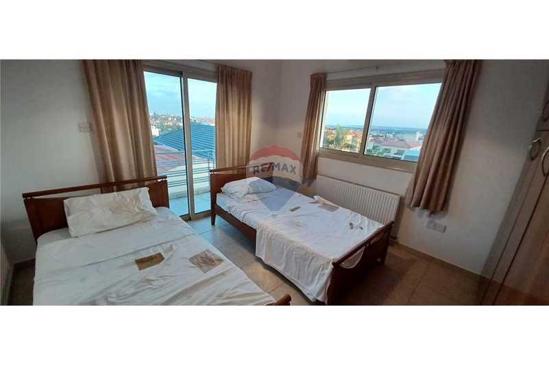 3-bedroom villa for sale: https://www.bazaraki.com/adv/5797862_3-bedroom-villa-for-sale (www.bazaraki.com)