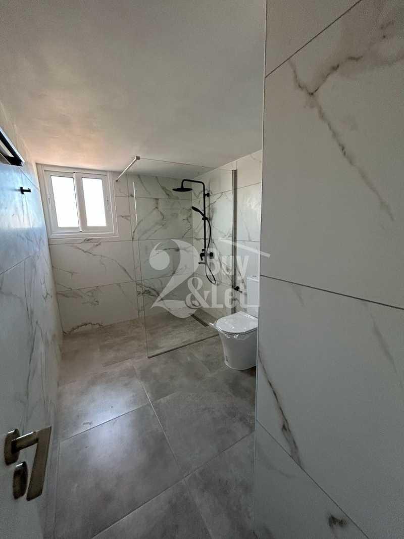 Newly renovated block of 6 apartments with roof garden and sea view: https://www.bazaraki.com/adv/5765983_newly-renovated-block-of-6-apartments-with-roof-garden-and-sea-view (www.bazaraki.com)