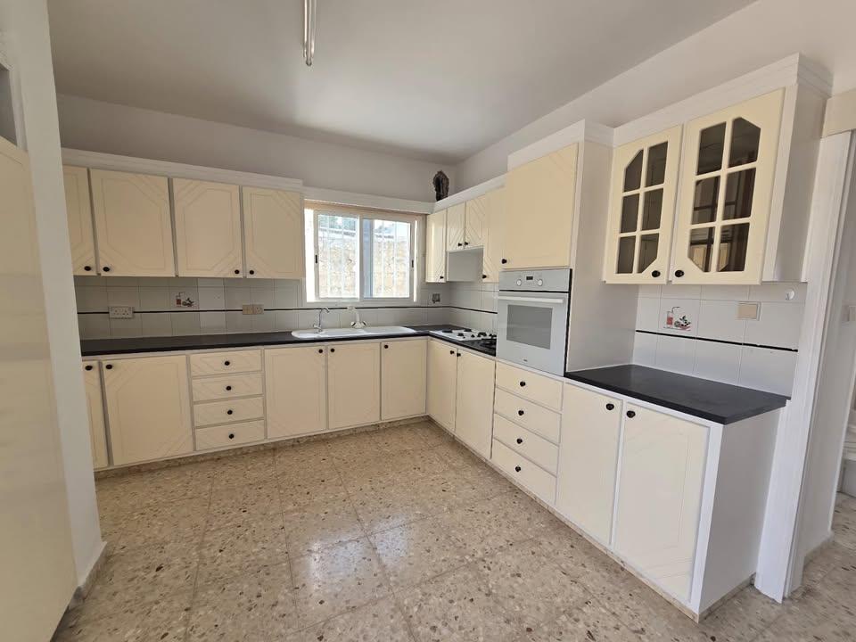 3 Beds 2 Baths House: https://www.facebook.com/marketplace/item/622762424144560 (www.facebook.com)