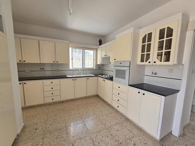 3 Beds 2 Baths House: https://www.facebook.com/marketplace/item/622762424144560 (www.facebook.com)