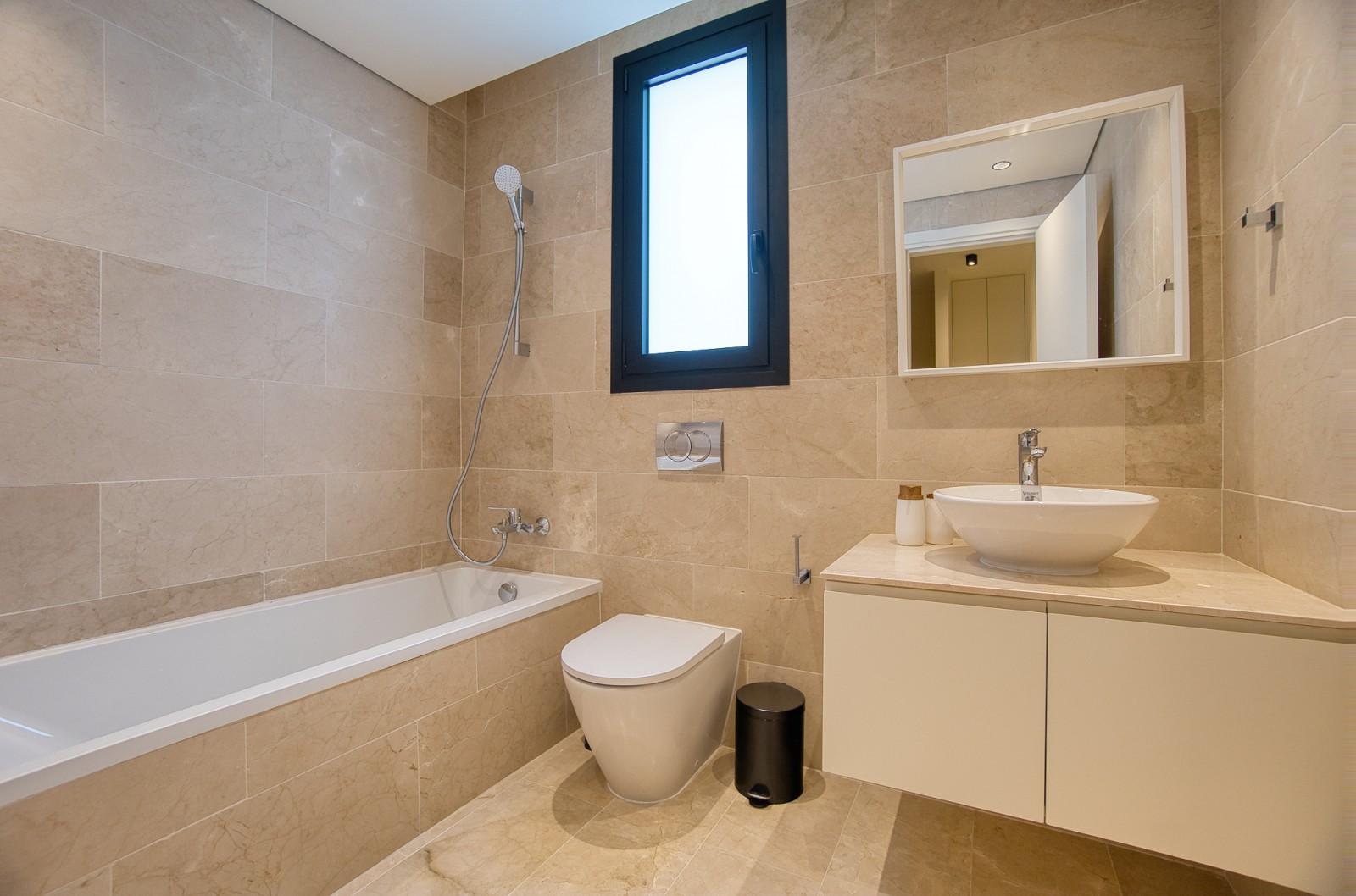 3-bedroom flat in Paphos №153874: https://dom.com.cy/en/catalog/rent/153874/ (dom.com.cy)