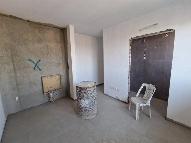 New 3-bedroom penthouse in Larnaca № 153917: https://dom.com.cy/en/catalog/sale/153917/ (dom.com.cy)