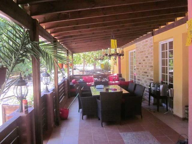 6-bedroom villa for sale: https://www.bazaraki.com/adv/5793835_6-bedroom-villa-for-sale (www.bazaraki.com)