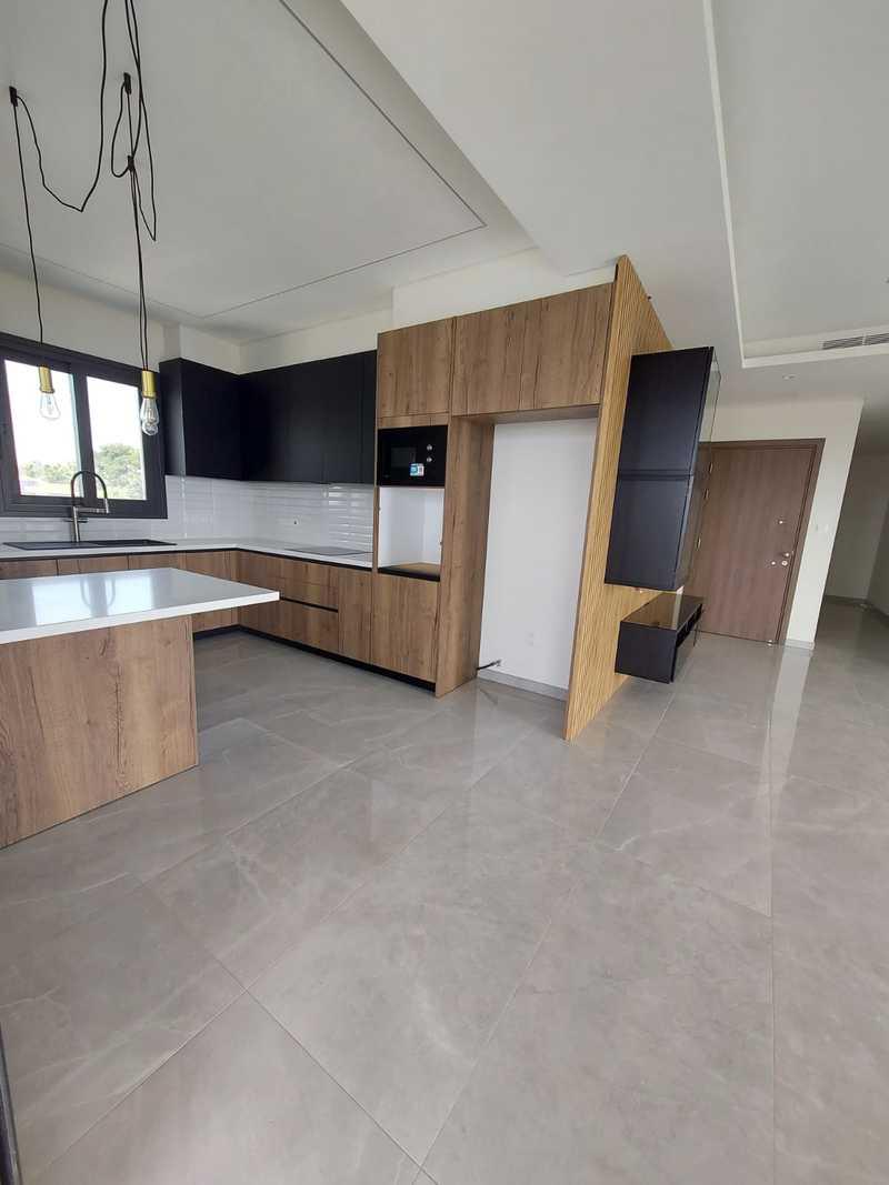 3-bedroom penthouse for sale: https://www.bazaraki.com/adv/5756023_3-bedroom-penthouse-for-sale (www.bazaraki.com)
