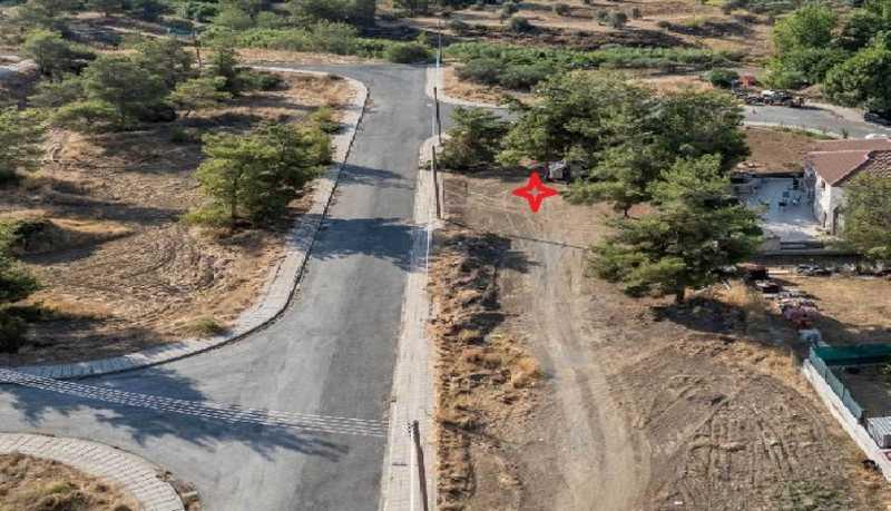 Residential land 693 m²: https://www.bazaraki.com/adv/5792240_residential-land-693-m2 (www.bazaraki.com)