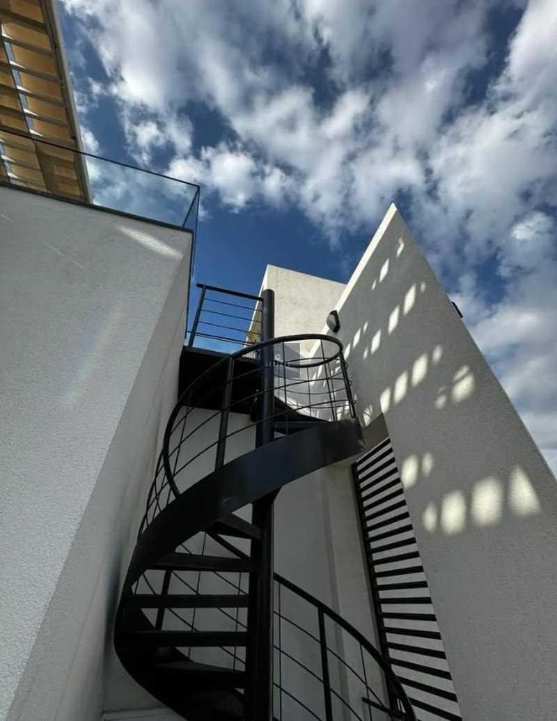 2-bedroom penthouse to rent: https://www.bazaraki.com/adv/5791327_2-bedroom-penthouse-to-rent (www.bazaraki.com)