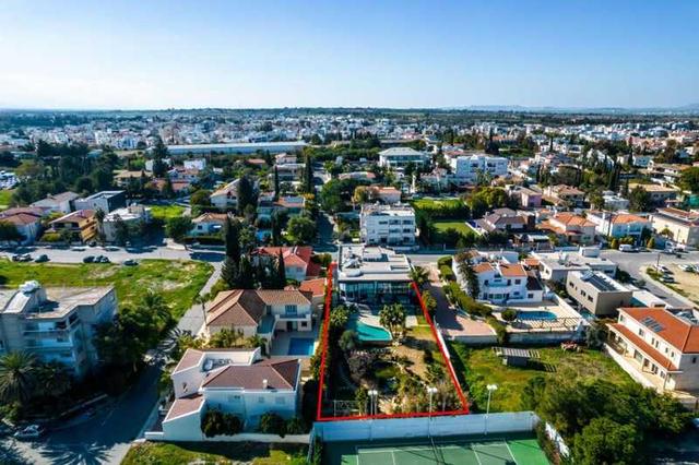 5-bedroom detached house for sale: https://www.bazaraki.com/adv/5799759_5-bedroom-detached-house-for-sale (www.bazaraki.com)