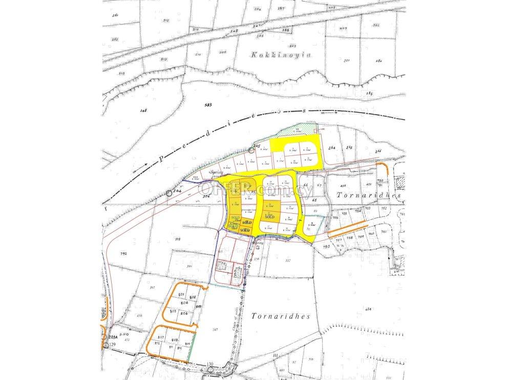 Residential plot in Deftera area near Grammar School: https://www.offer.com.cy/en/residential-plot-in-deftera-area-near-grammar-school/21-815863/ (www.offer.com.cy)