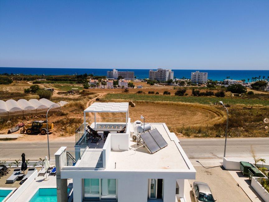 New 5-bedroom villa in Famagusta № 149741: https://dom.com.cy/en/catalog/sale/149741/ (dom.com.cy)
