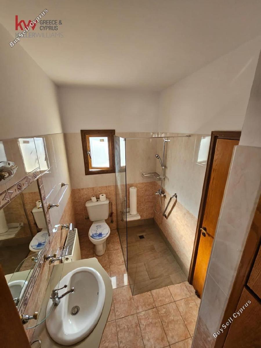 3 Bedroom Semi-detached house to rent in Faneromeni, Larnaca: https://www.buysellcyprus.com/property-for-rent/larnaca/faneromeni/3-bed-semi-detached-house-to-rent-faneromeni-larnaca-1800356.html (www.buysellcyprus.com)
